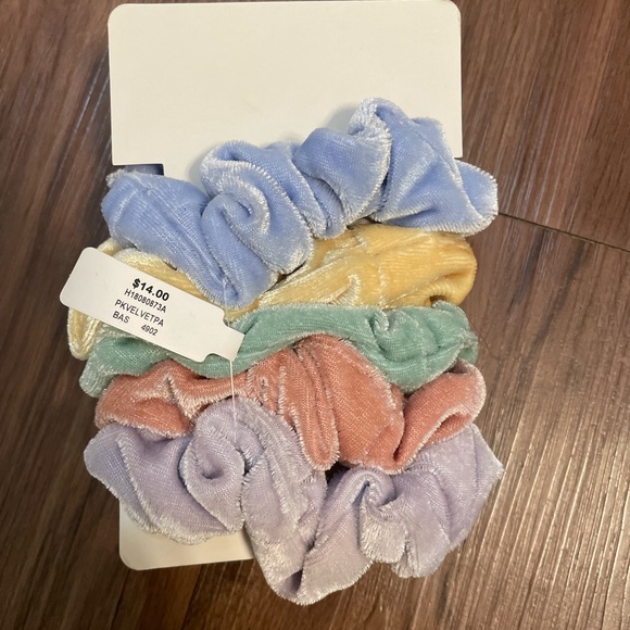 Francesca’s Scrunchie Pack - Picture 2 of 2